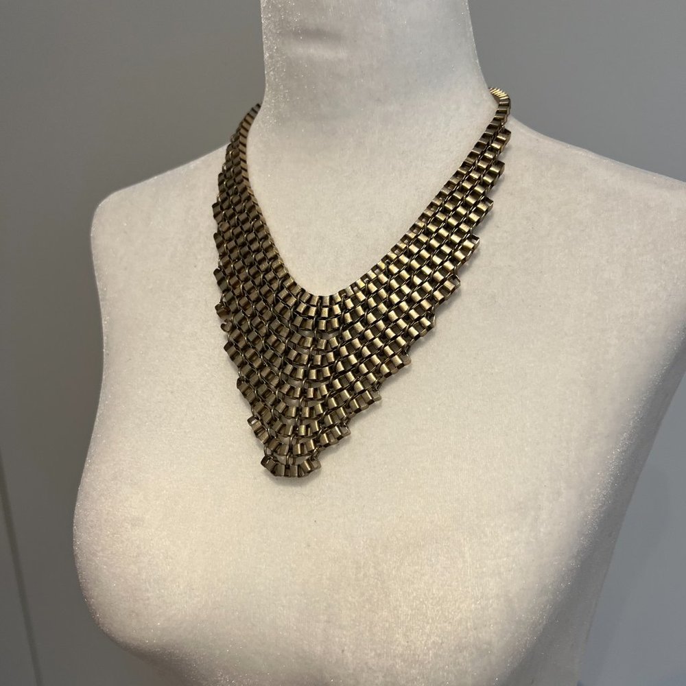 Chain-Linked Hoop Necklace - Picture 2 of 3